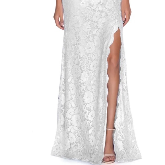 La Femme - 29939 Lace Scalloped V Neck Sheath Dress - Picture 2 of 11